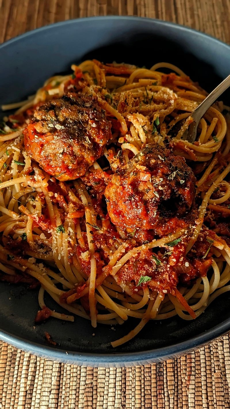 Spaghetti with tomato sauce